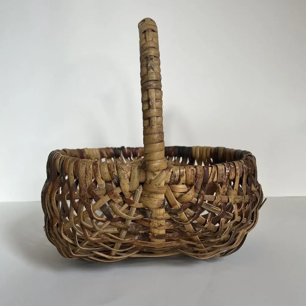 Vintage Multicolor Buttocks Basket Hand‎ Woven Egg Gathering Primitive Splint